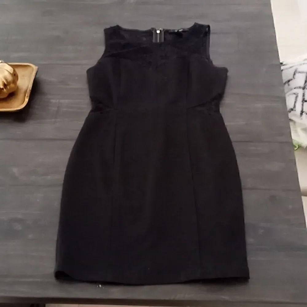 Forever 21 mini dress lace detail on waist and chest zipper back good condition